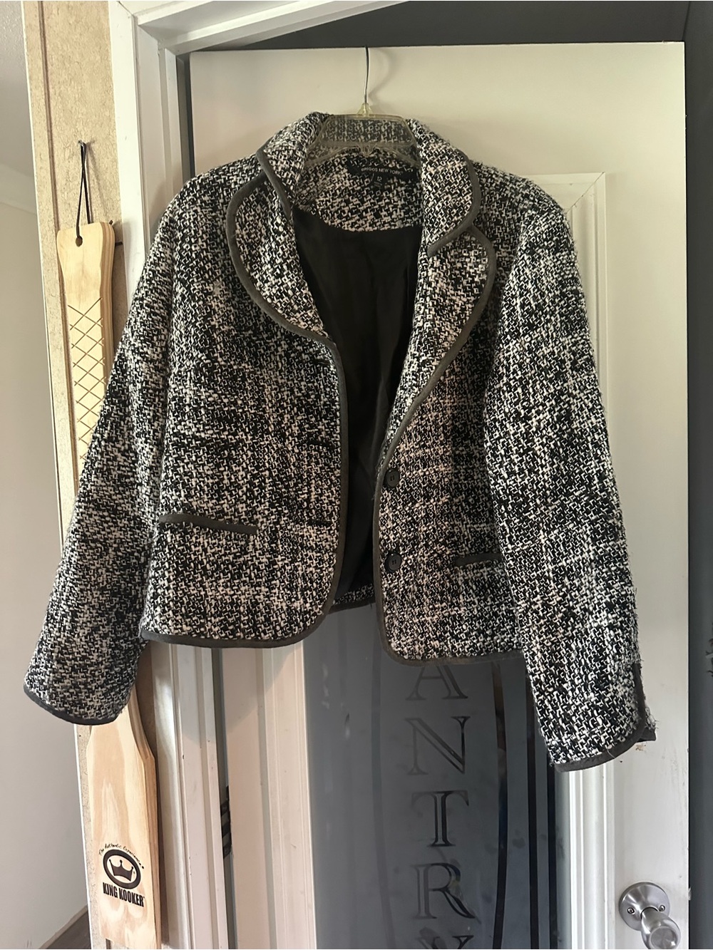 Briggs New York Black & White Tweed Cropped Blazer